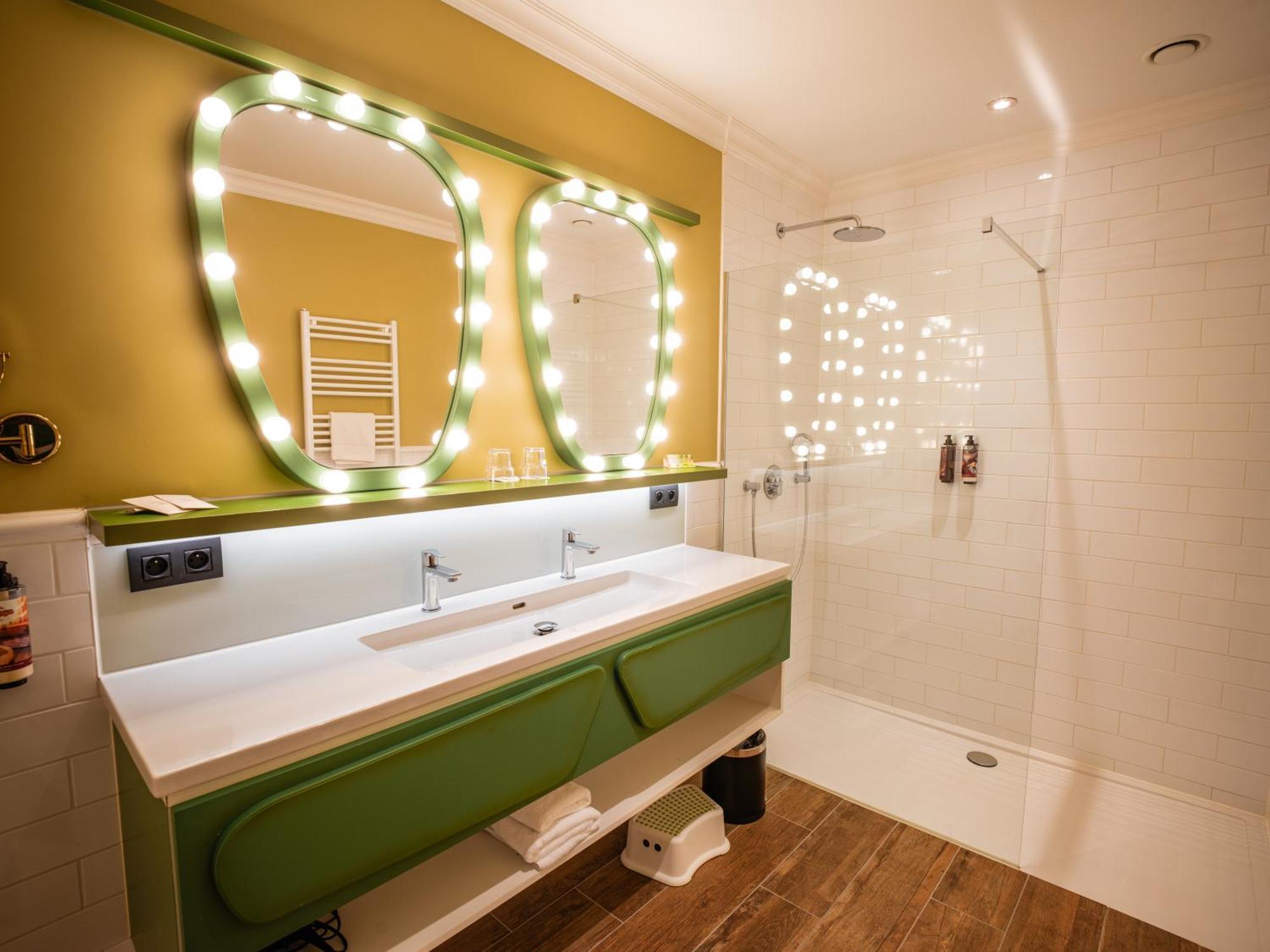 Theater Hotel De Panne Bagian luar foto